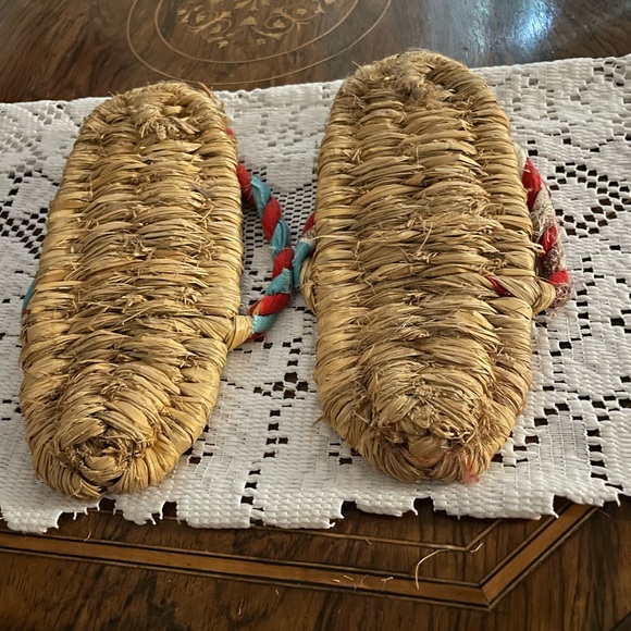 2 for $10 Japanese Bamboo Sandals - Picture 5 of 5